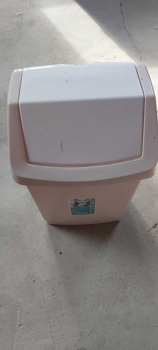 Kosz na śmieci curver 25-35 litrów