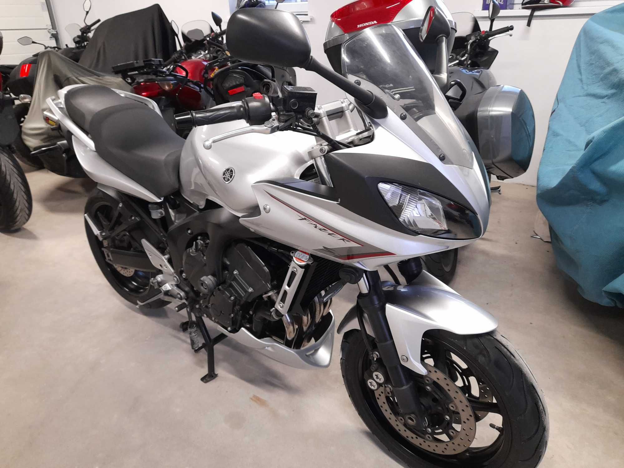 Yamaha Fz6 Fazer S2 w bardzo ładnym, fabrycznym stanie. 23976 km.