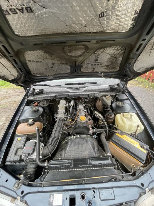 Продам своє авто опель омега А 2.0і