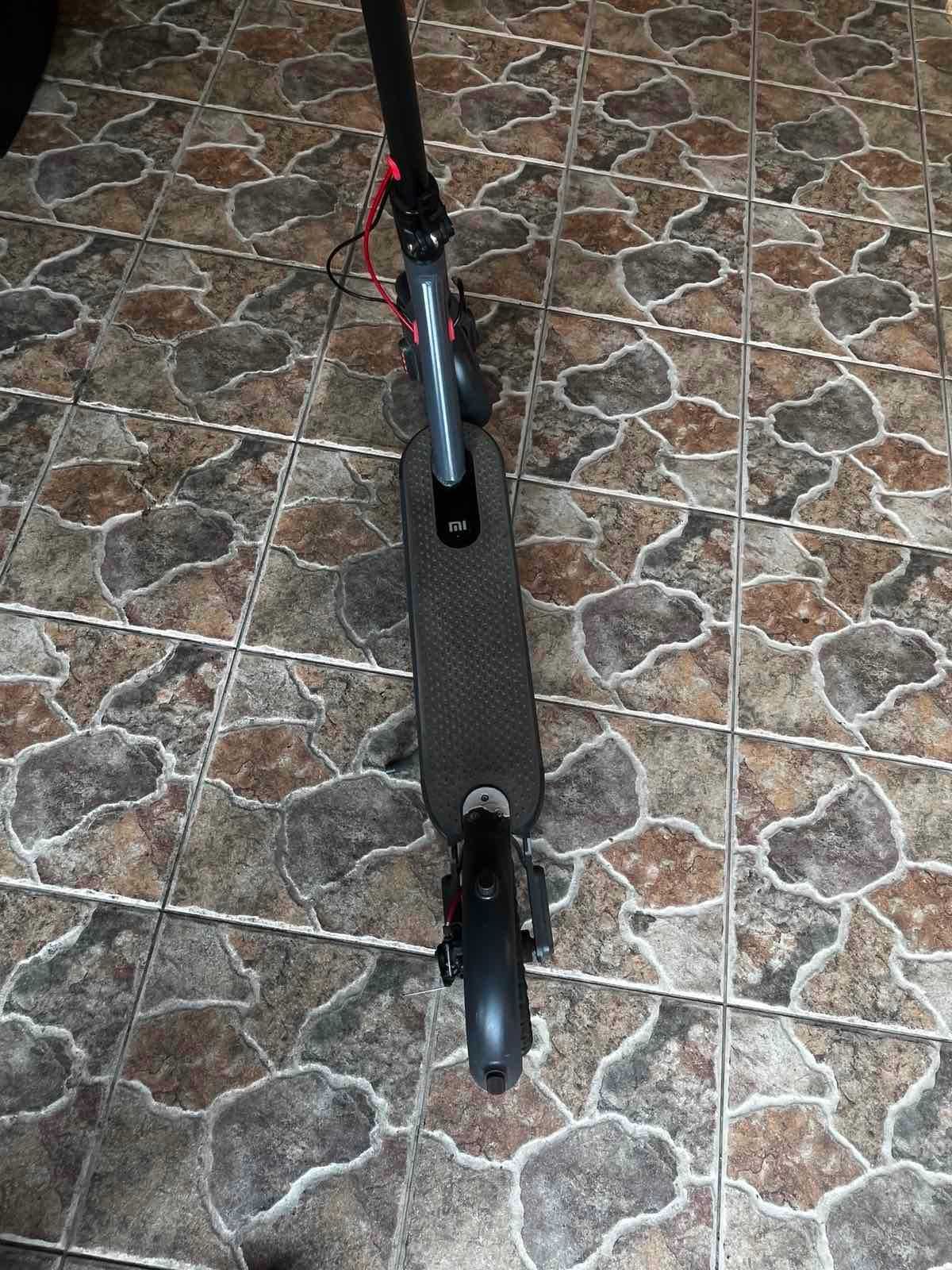 СамокатЕлектросамокат М365 Xiaomi Mi Scooter Essential Чорний