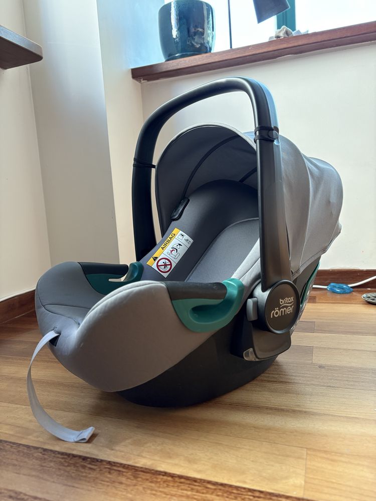 Britax BabySafe ISense Frost Grey | fotelik niemowlecy | past/baza