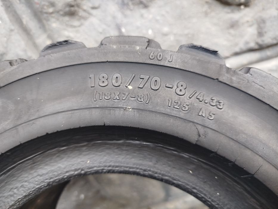 Шини цільнолиті до погрузчика 18*7-8