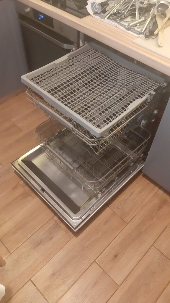 Zmywarka Samsung model DW60K8550B Water Wall