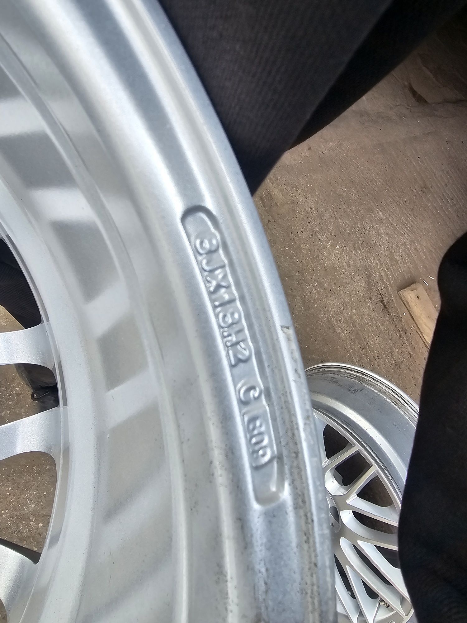 Felgi Aluminiowe Audi A4 B8-B9 R18 5x112 ET35-8J