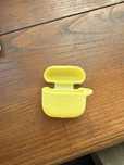 Etui Airpods Pro 1st gen żółty