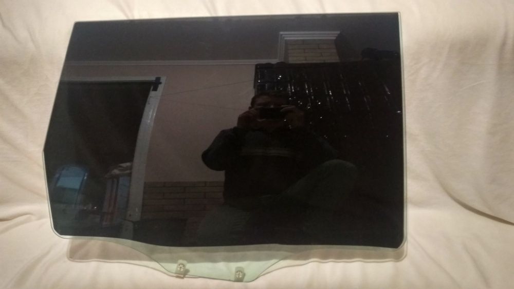 Скло Mitsubishi Space Star