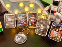 Breloki Grand Theft Auto – zestaw 6 okładek gier (PS2/PS4/Xbox/PC)