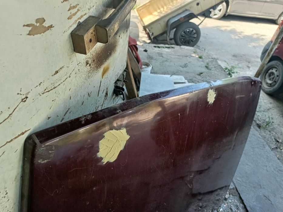 Продам капот таврія