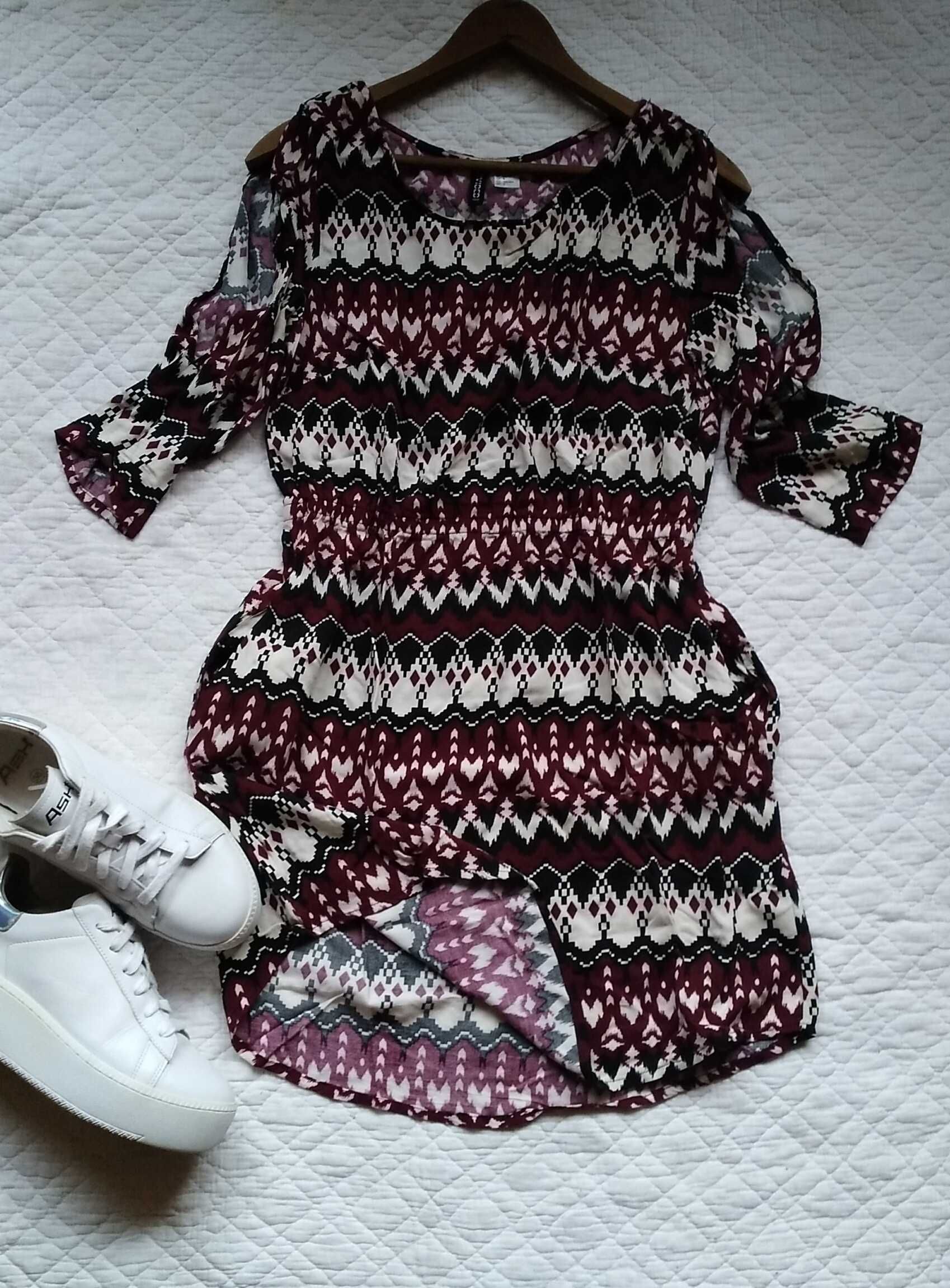 H&M bordowa sukienka wzory aztek kieszenie rozcięcia na ramionach 36
