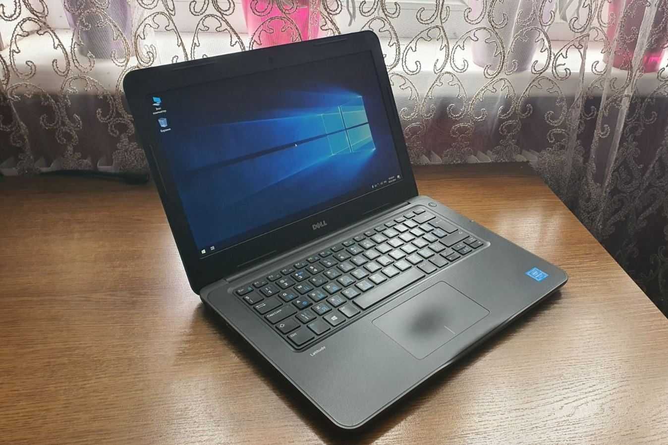 Потужний та сучасний ноутбук Dell Latitude 3380  (батарея 10 годин)