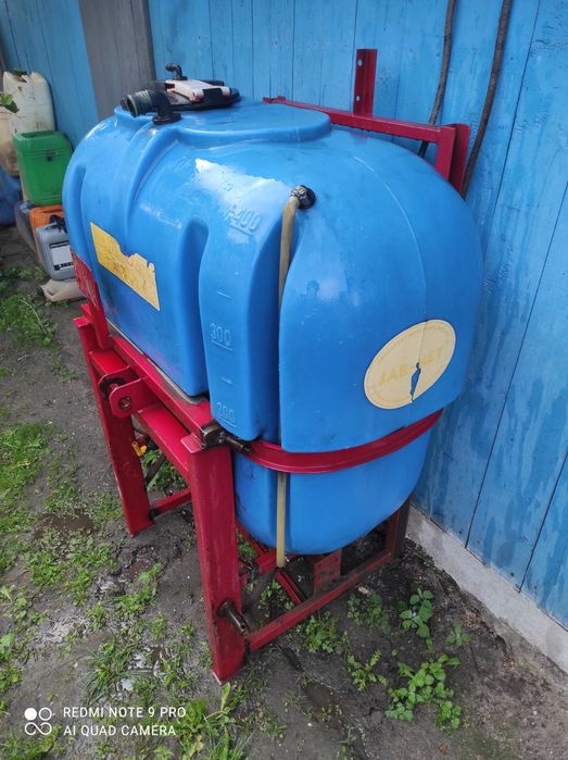 Продам бочку на 400 літрів  з рамкою