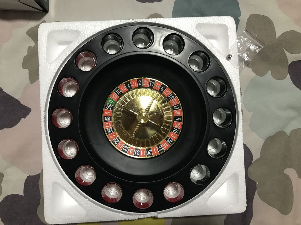 Drinking Roulette Set / Jogo de Roleta com Copos