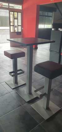 Mesas café bar, cadeiras e bancos