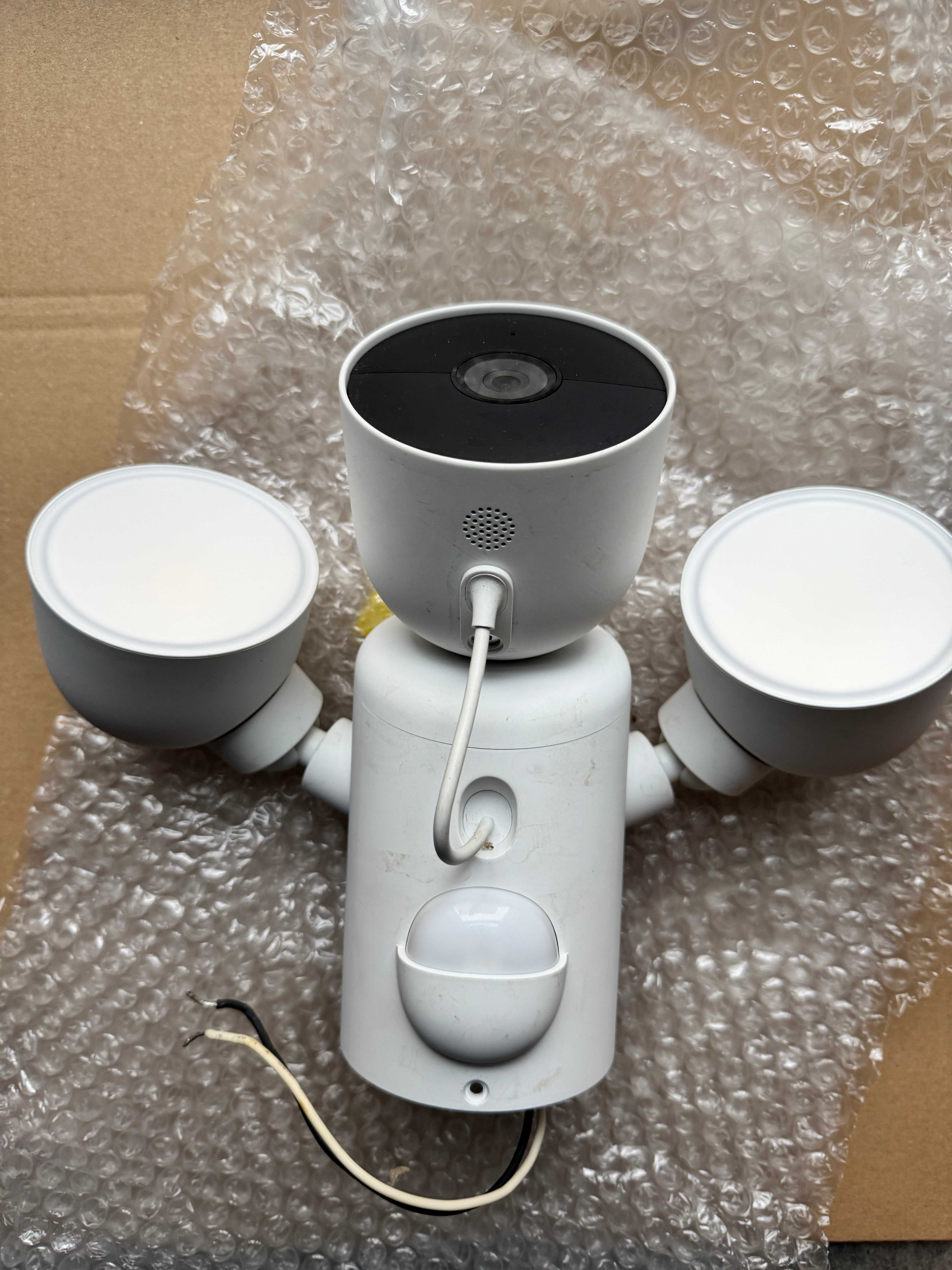 GOOGLE Nest Cam z Reflektorem Zewnętrzna Inteligentna Kamera.