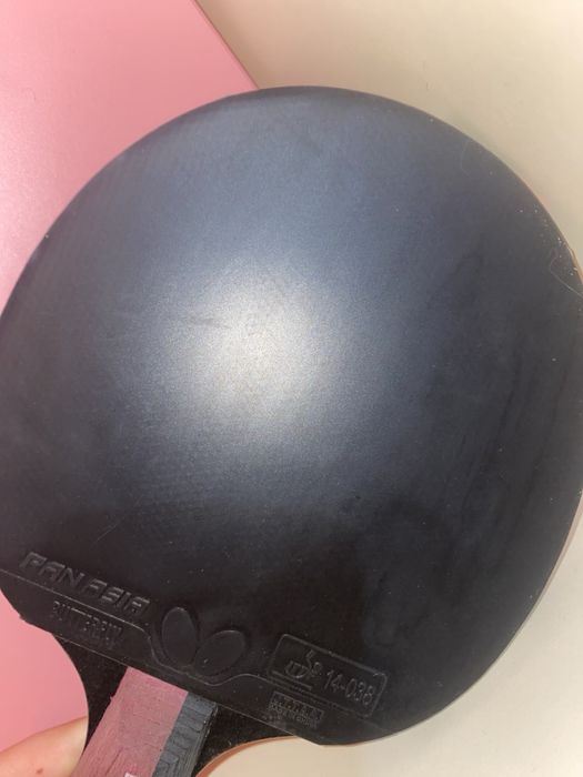 Продам тенісну ракетку  Butterfly Timo bool ruby