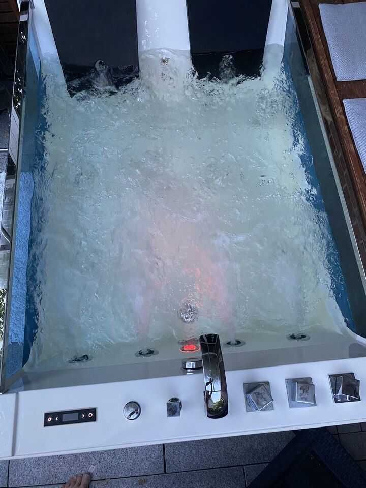 Wanna z hydromasażem masażem 2os akrylowa jacuzzi radio jacuzi jakuzi