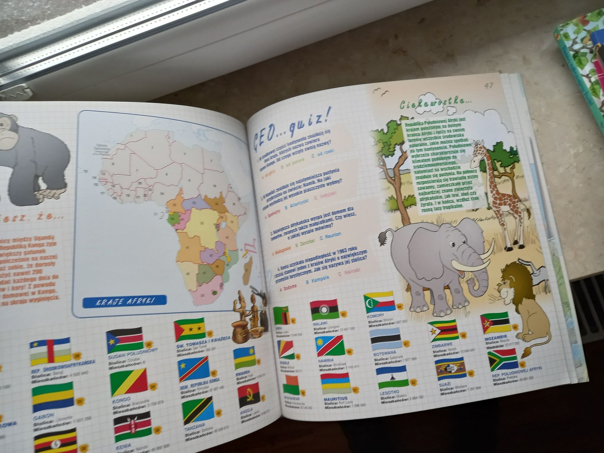 Dookoła świata Ilustrowany atlas świata dla dzieci