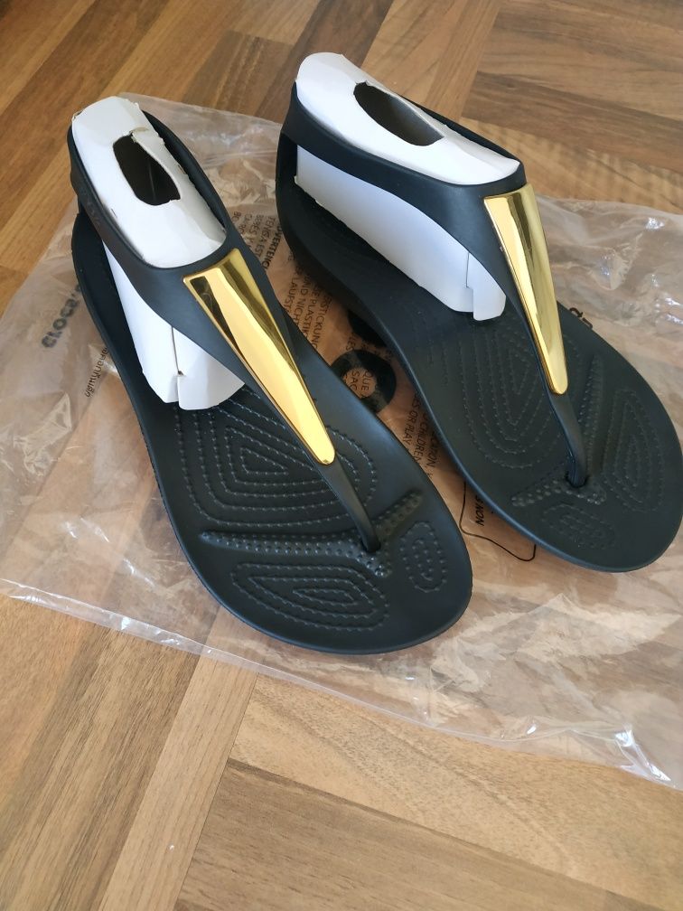 Crocs Serena Flip W7. 37-38