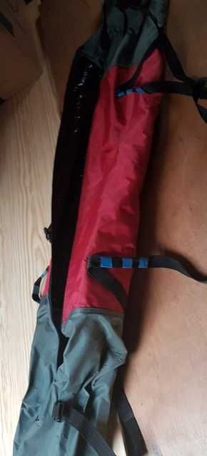 zimowa rozrywka: narty i dodatki