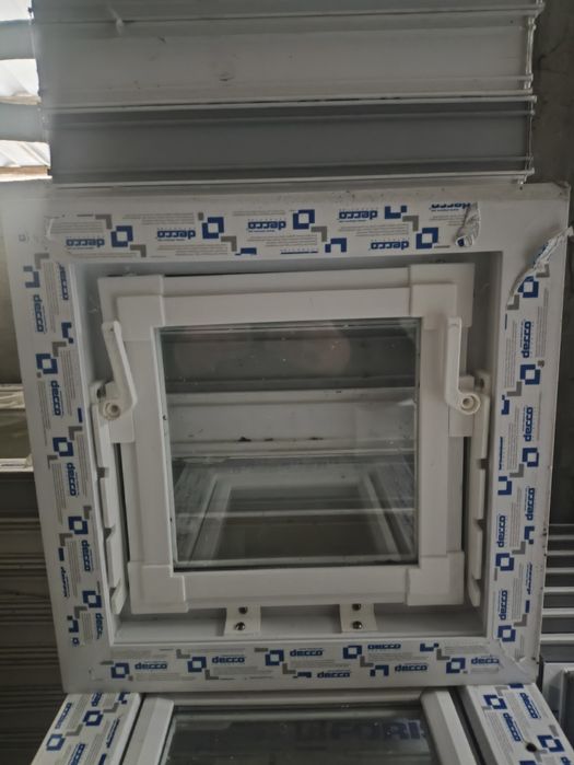 Okno nowe 40x40 uchylne