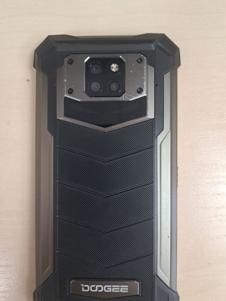 Doogee s88 pro у гарному стані.