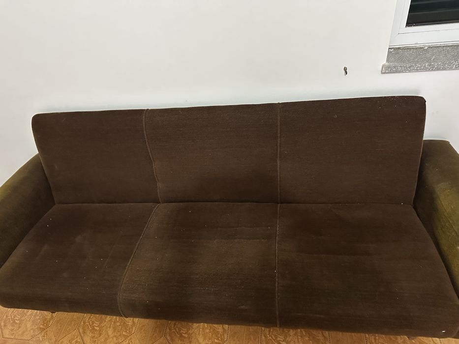 Sofa tres lugares antigo