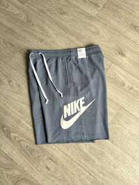 Оригінальні шорти Nike