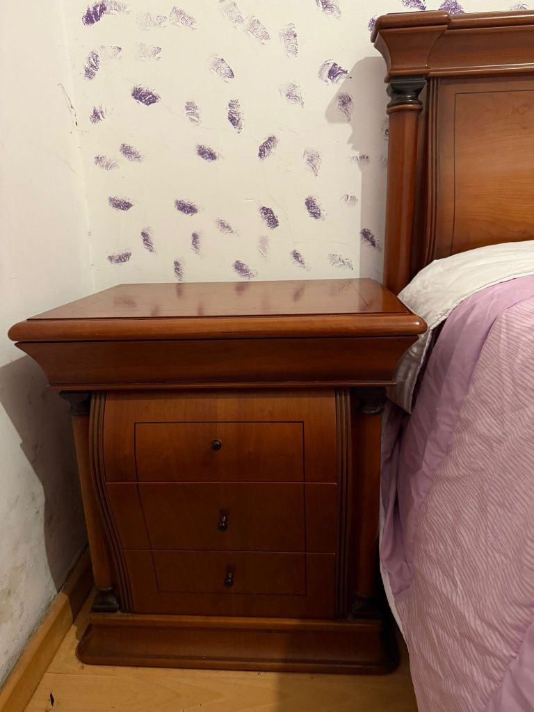 Cama casal 160x200 e 2 mesas de cabeceira