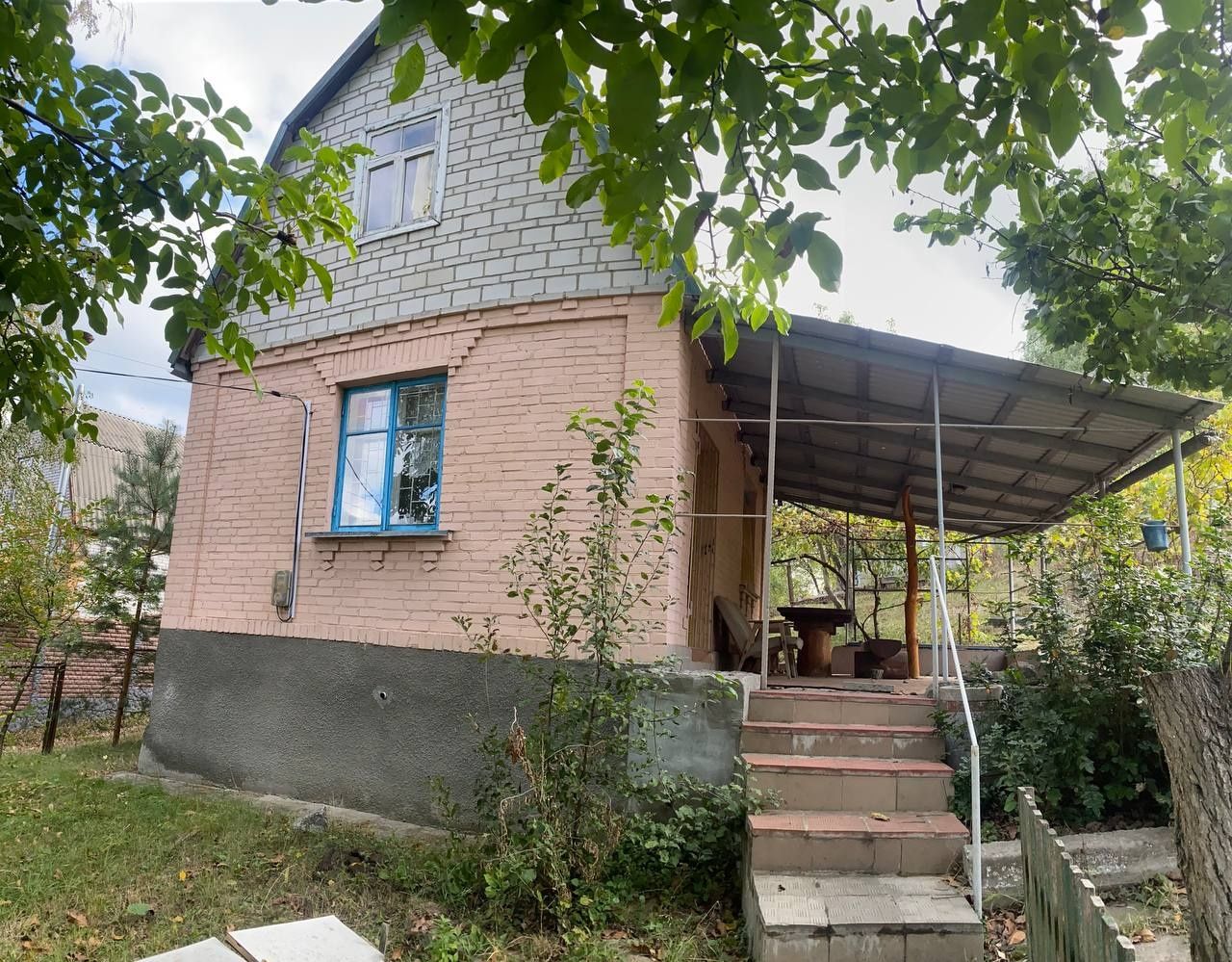 Продаж дачного будинку. Шкарівка