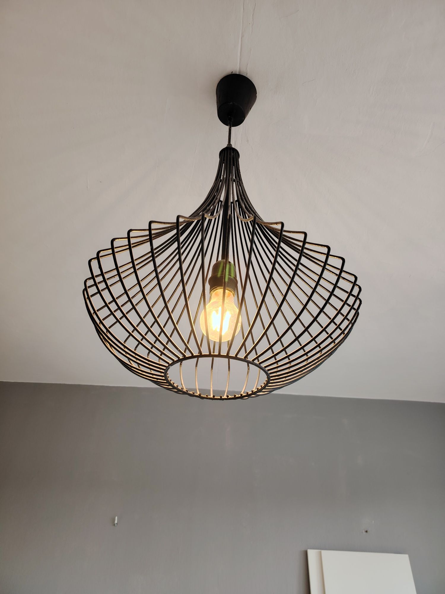 Dwie lampy ikea biała i czarna
