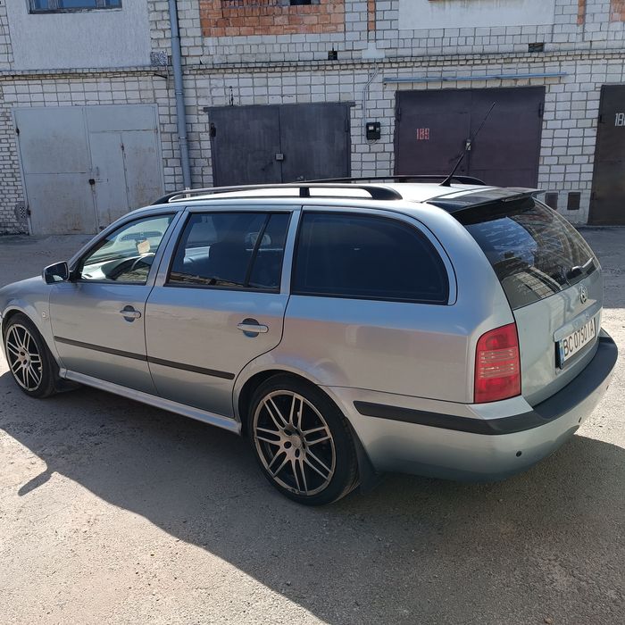 Skoda Octavia Tour 1.8т  4*4 2006