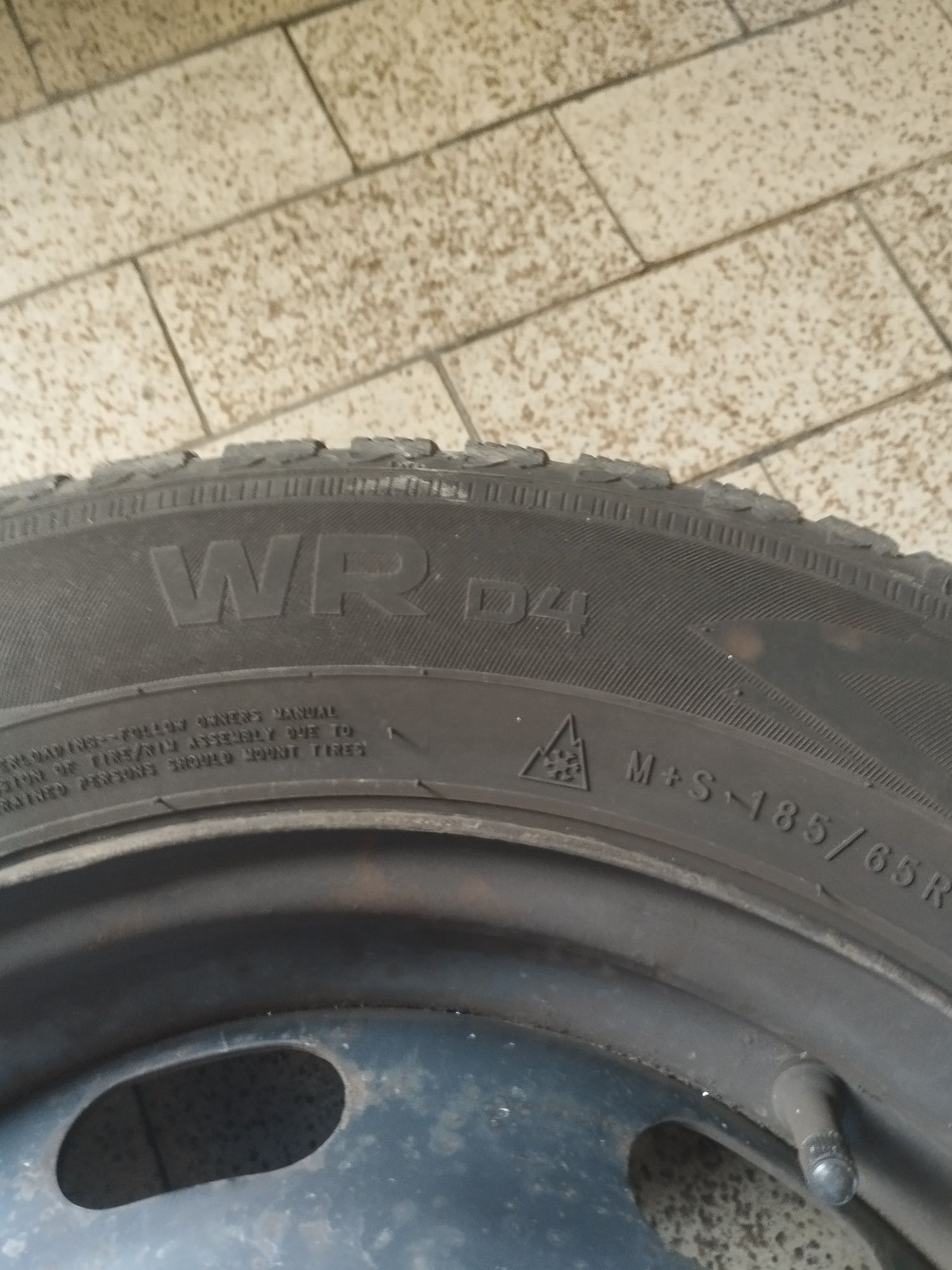 Koła do peugeot 301, citroen C3, c-elysee  zima Nokian WR D4 185/65R15
