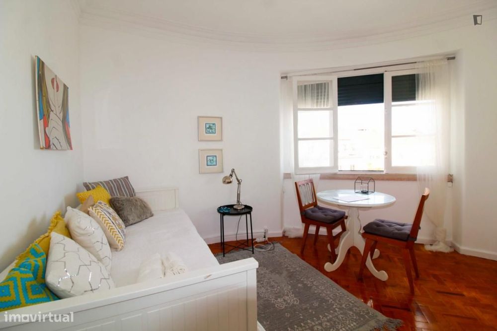 Quarto - localizado em Santa Apolónia Lisbon