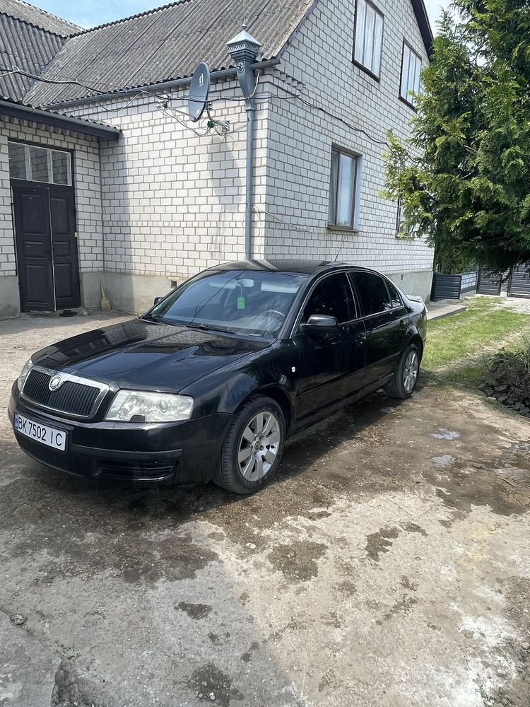 Автомобіль шкода суперб 2.5 турбо дизель