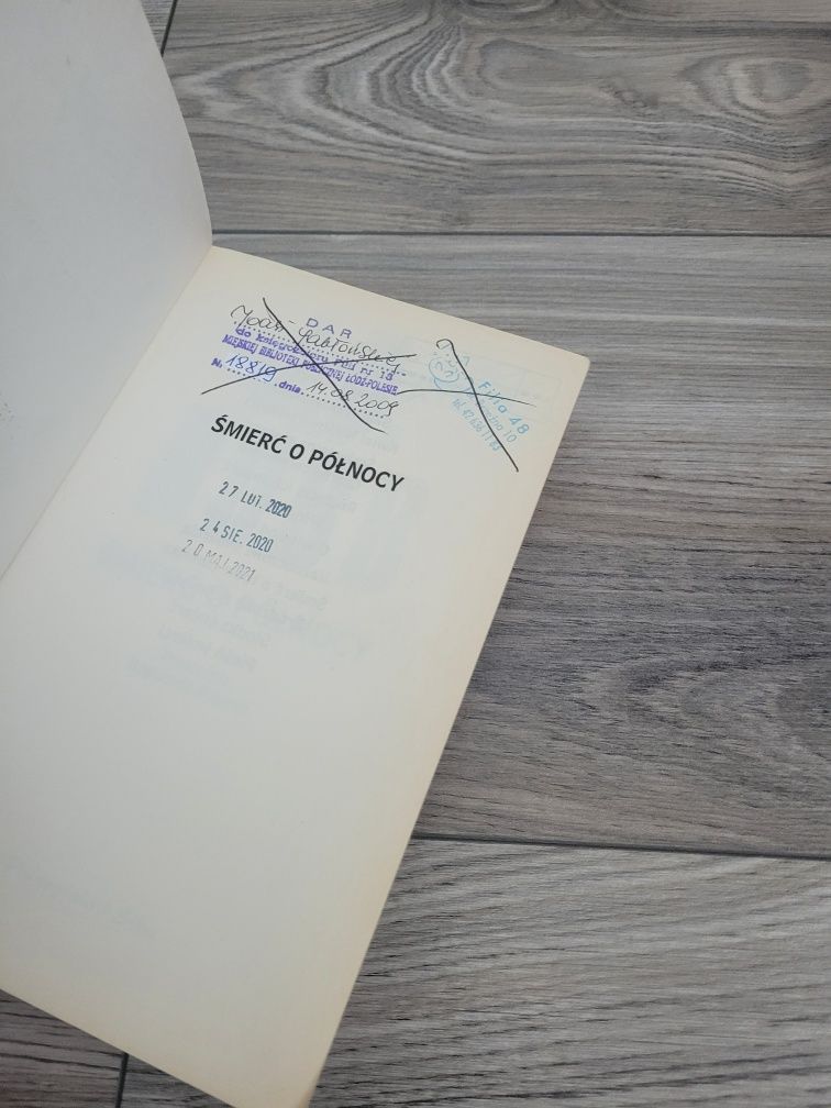 Nora Roberts jako J.D Robb
Śmierć o północy