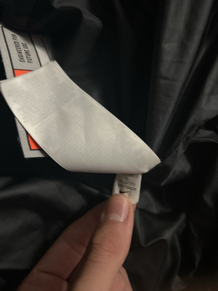 Kurtka Nike super stan prawie jak nowa rozmiar XL dziecięce 158-170cm