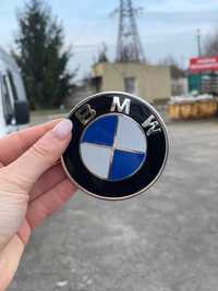 Емблема значок передній BMW 51767288752