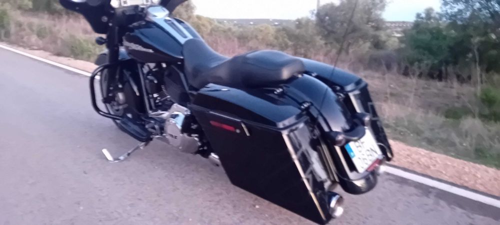 Harley  davidson street glide