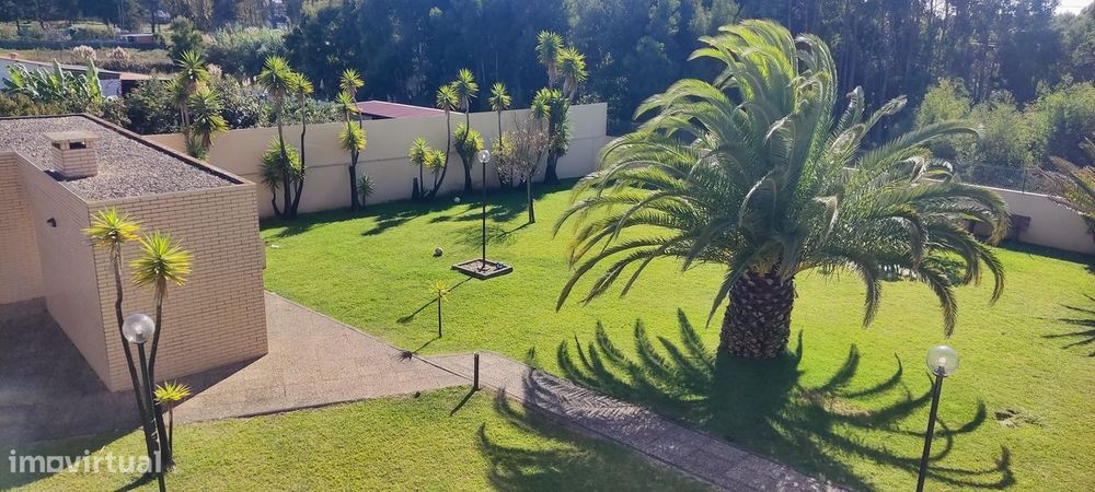 Duplex T3+2 Espaçoso, Excelente Exposição Solar e Boxe para 4 Viaturas