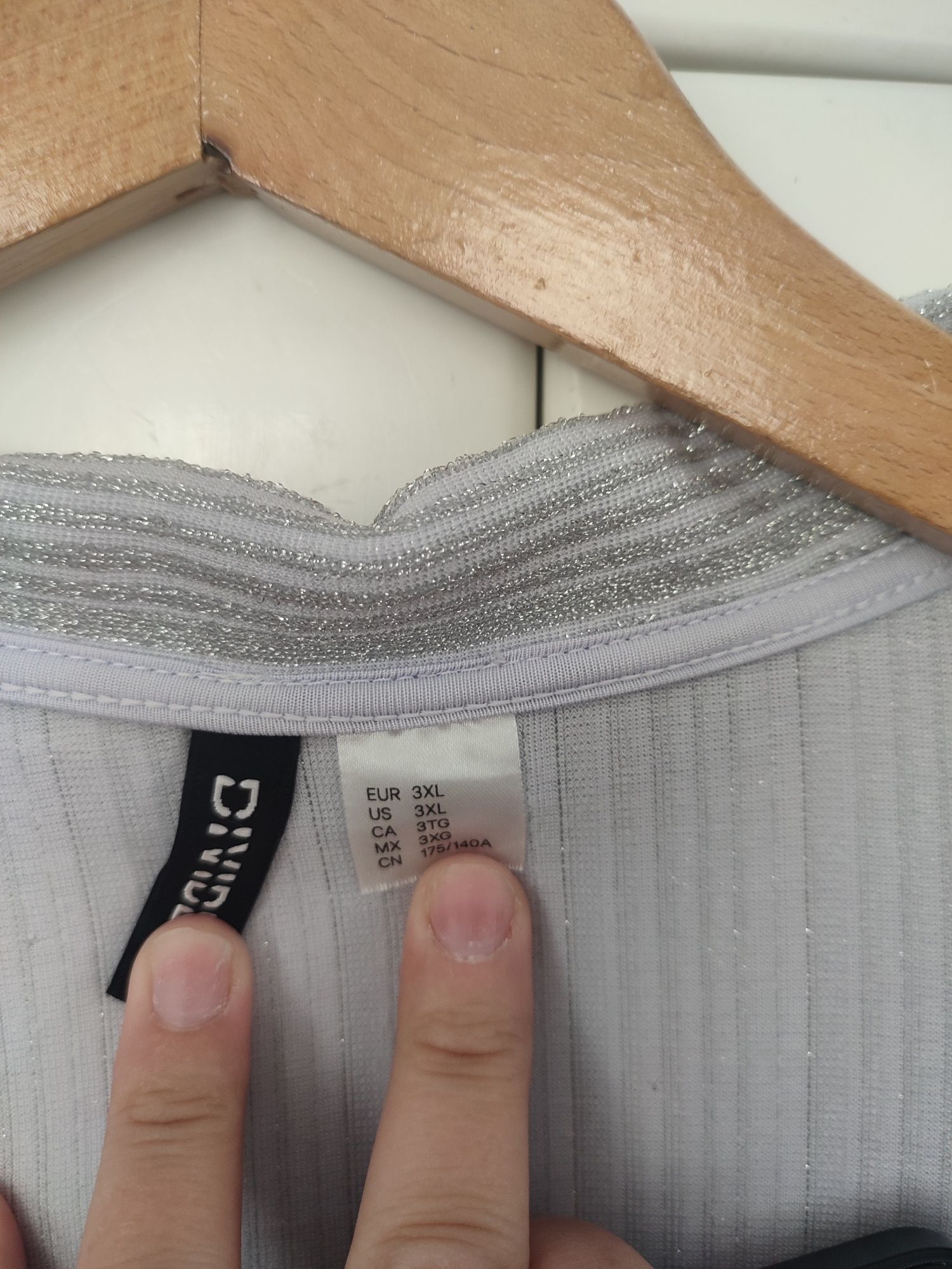 Elegancka sukienka szara popielata ze świecą nicią rozmiar 3XL H&M