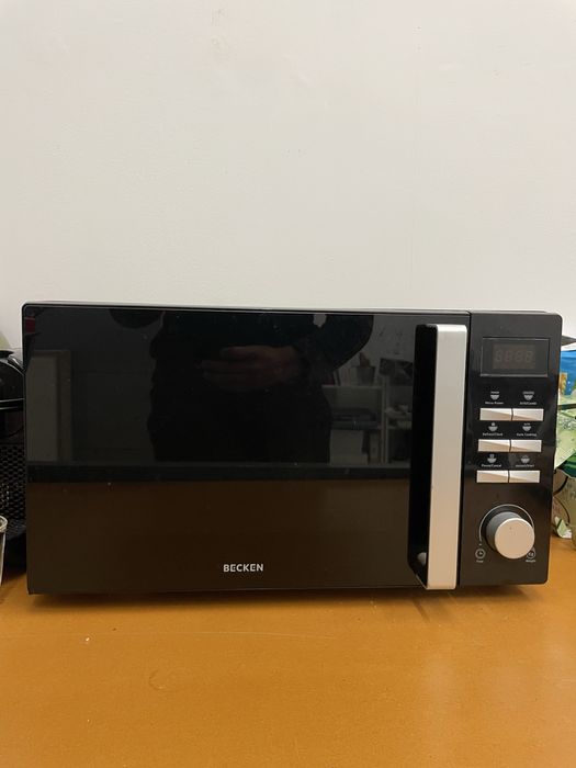Micro-ondas BECKEN BMW3998 (25 L - Com Grill - Preto)