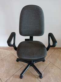 Biurowe krzesło obrotowe