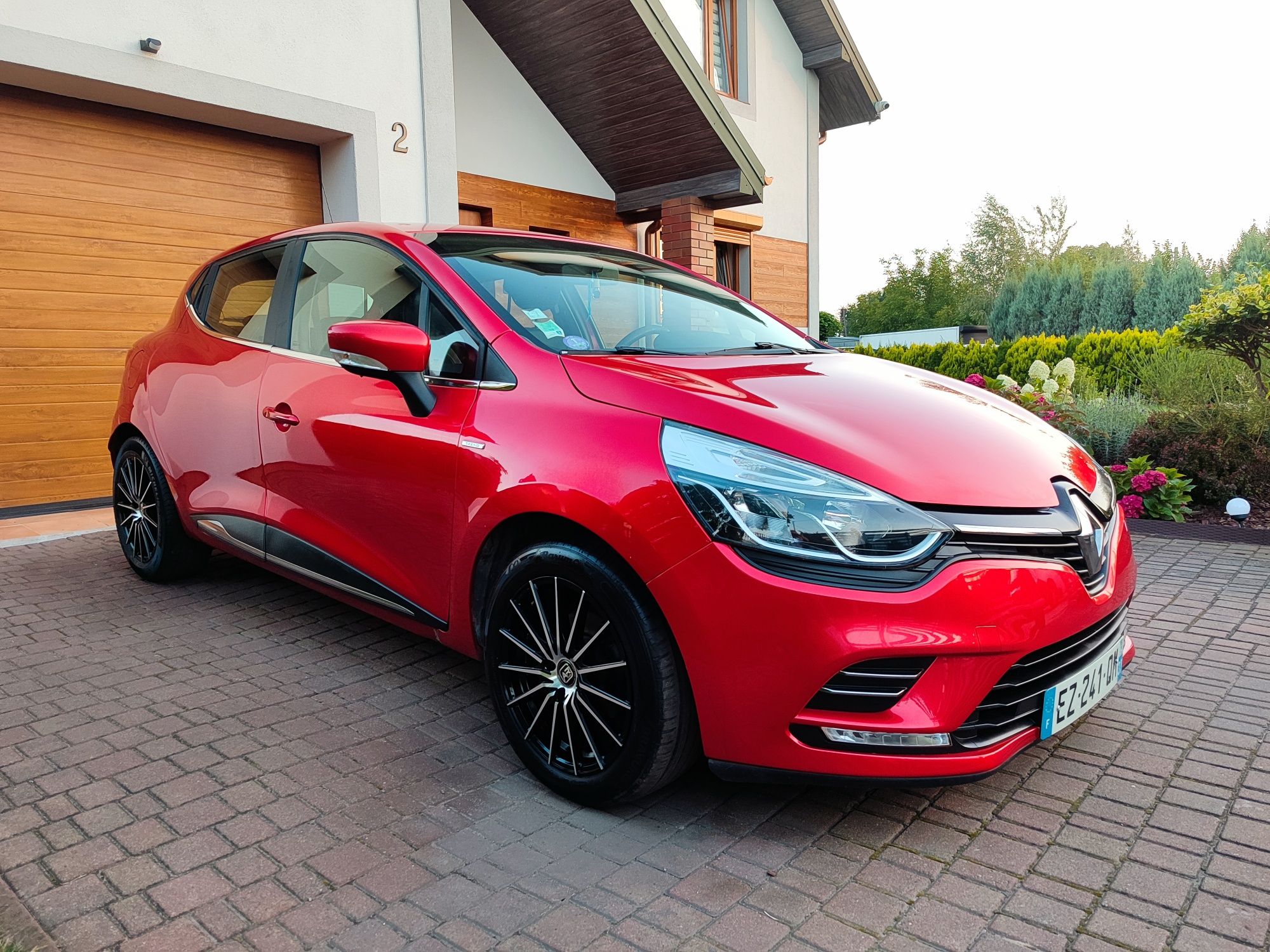 Renault Clio IV  2018r benzyna bogate wyposażenie