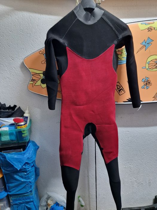 Fato surf / bodyboard  DEEPLY 4/3  a estrear