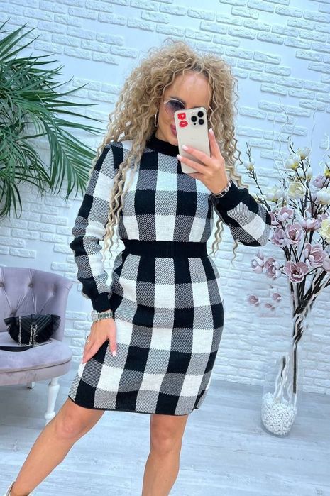 Знижка! В'язана стильна сукня приталенного сілуету