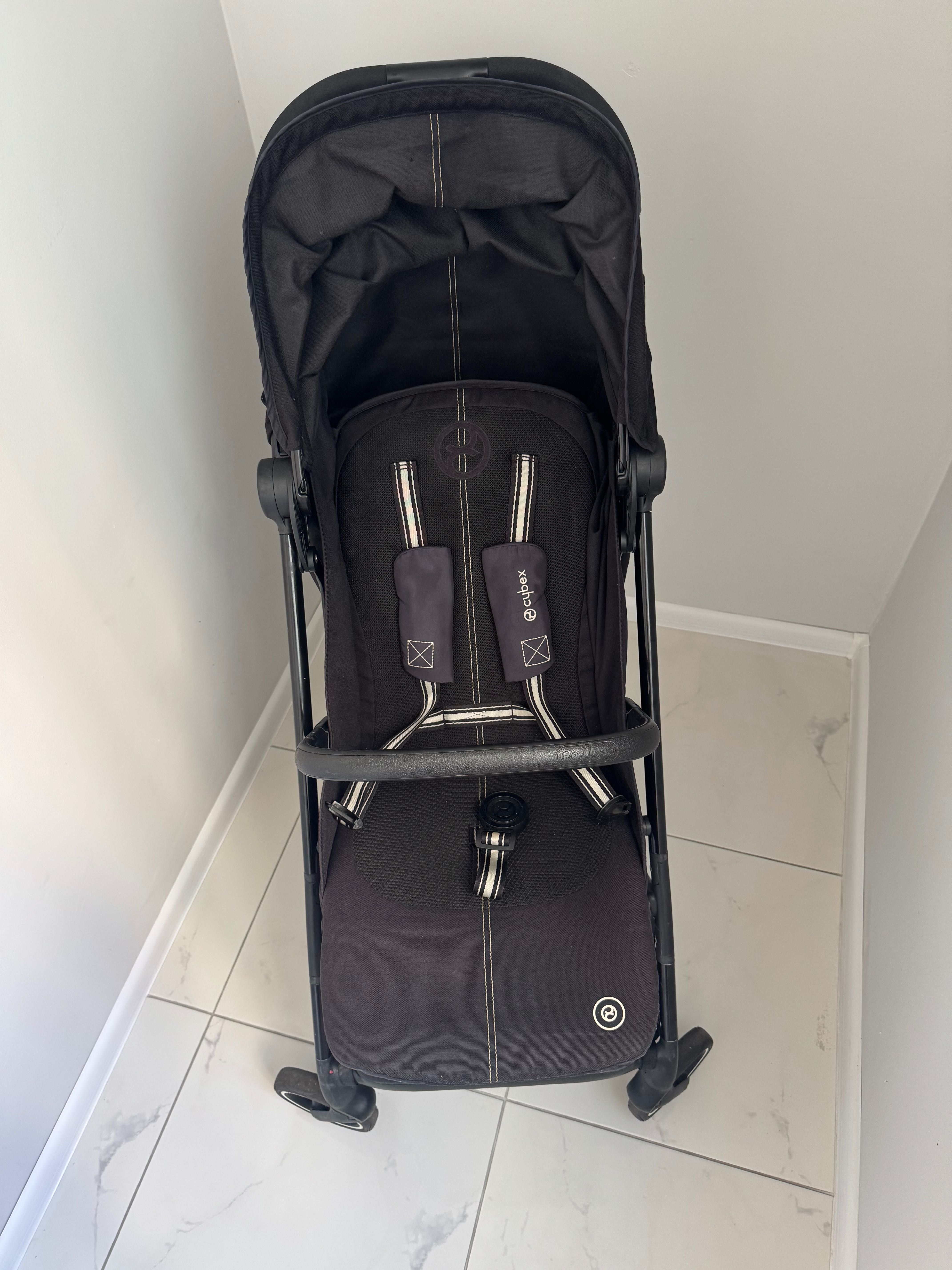 Коляска прогулянкова Cybex Beezy Magic Black (з бампером)