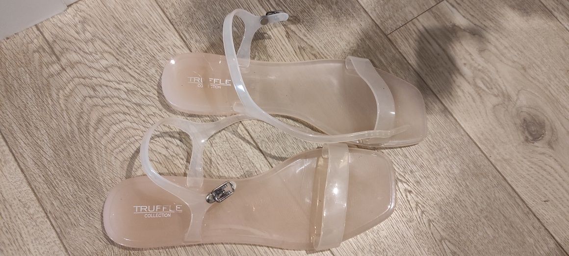 Buty klapki damskie transparentne