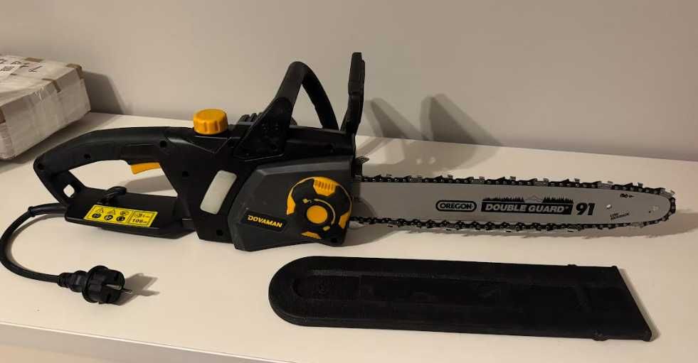 Elektryczna piła łańcuchowa DOVAMAN 2400W żółto-czarna