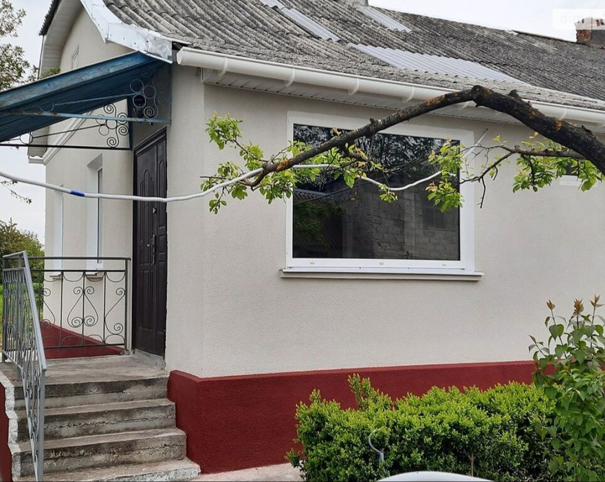 Продам  1/2 дома в западной части Украины