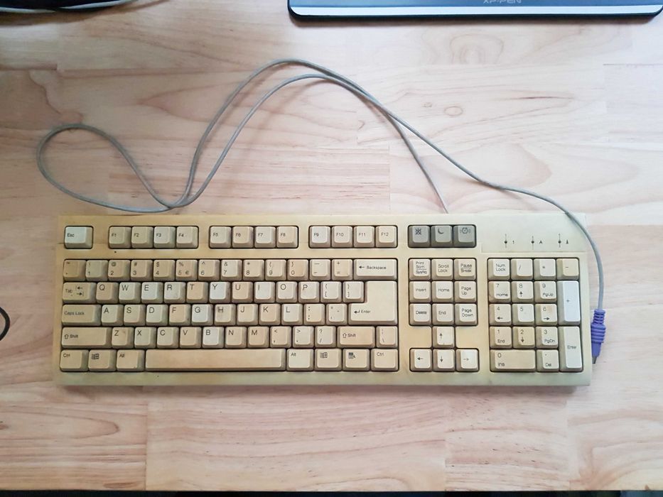 Klawiatura retro BTC